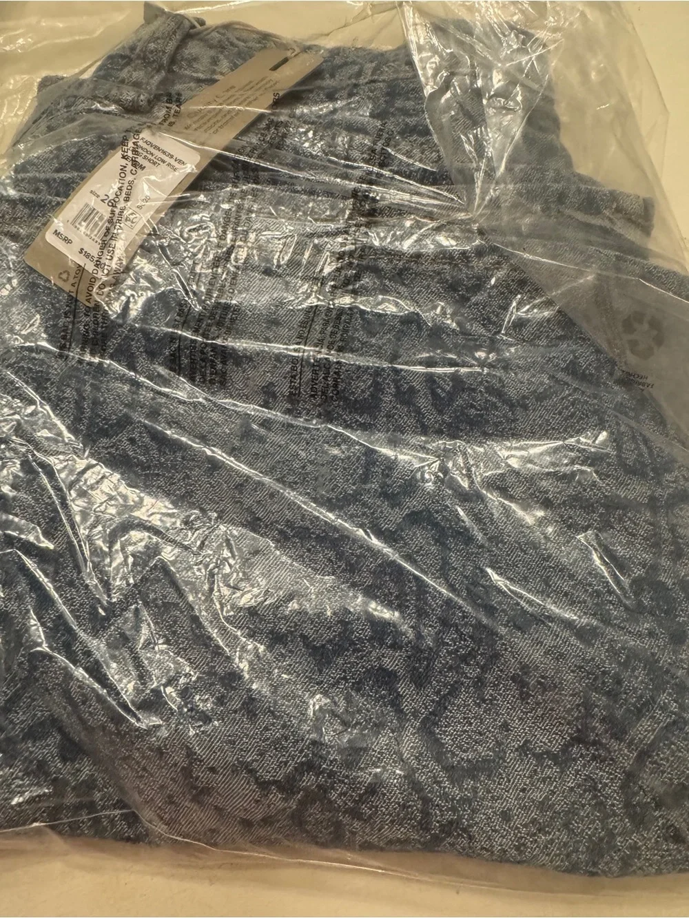 Hudson London Low Rise Long Short Snake Print “Venom” Denim Shorts Size 26 NWT